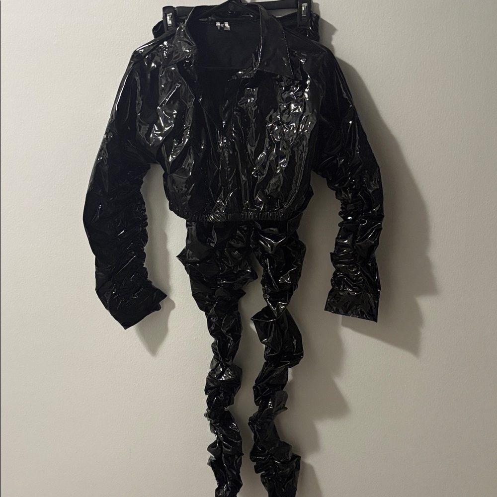Shiny Black Vinyl Cropped Set